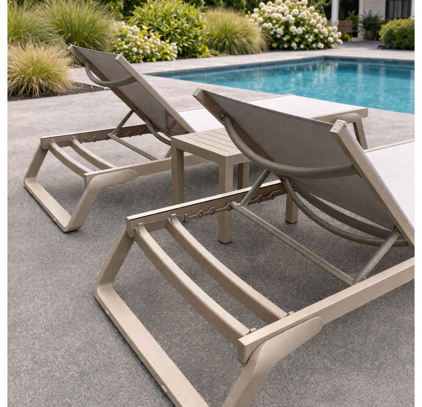 Комплект 2 шезлонга Siesta Tropic + Стол Siesta Ocean Side Table - Taupe
