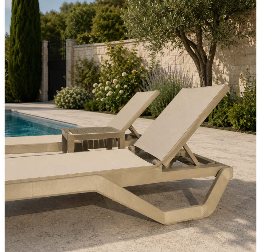 Комплект із 2 шезлонгів Siesta Rio Pro  +  Стіл Siesta Ocean Side Table - Taupe