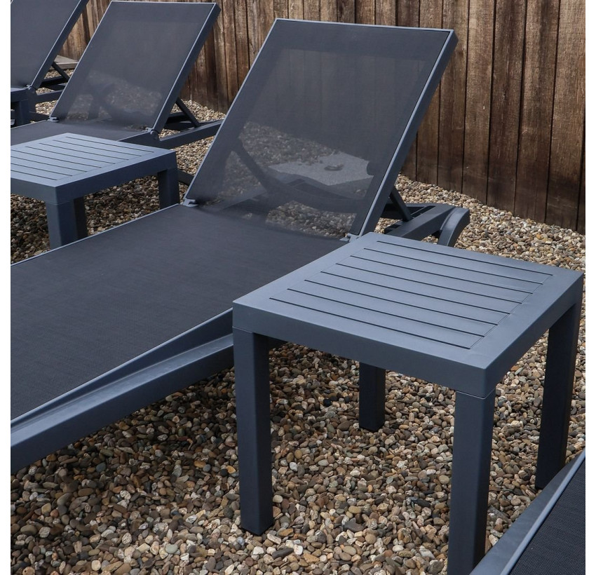 Комплект 2 шезлонга Siesta Pacific + Стол Siesta Ocean Side Table - Dark Grey